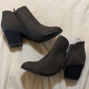 Style & Co. Masrinaa F Granite 7.5 women’s ankle booties